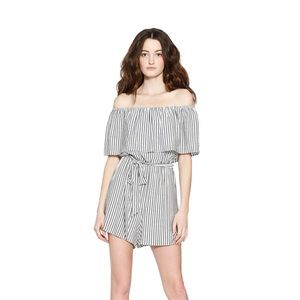 Alice+Olivia Dory off shoulder Romper